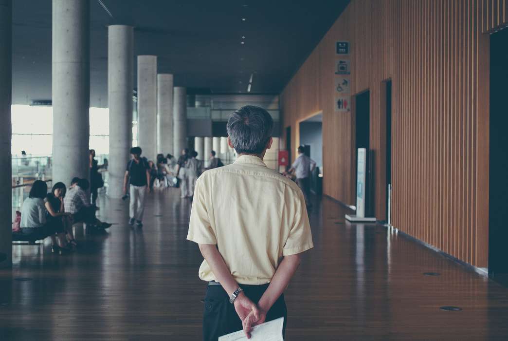 Posture can affect memory, according to this study. (Unsplash/Michal Parzuchowski)
