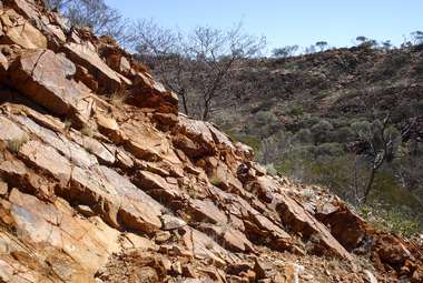 The Jack Hills of Western Australia, where the zircons studied were sampled from 15 grapefruit-sized rocks collected by the research team. (University of Rochester/Dustin Trail)