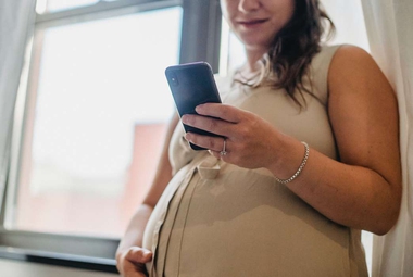 A simple blood test might help figure out baby's arrival date. (Pexels/Amina Filkins)